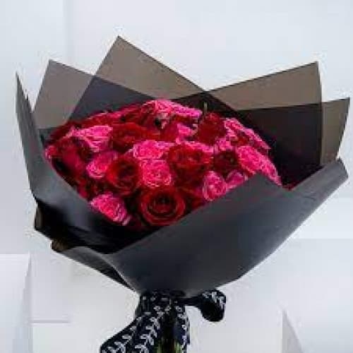 100 Baby Roses | Black Wrap